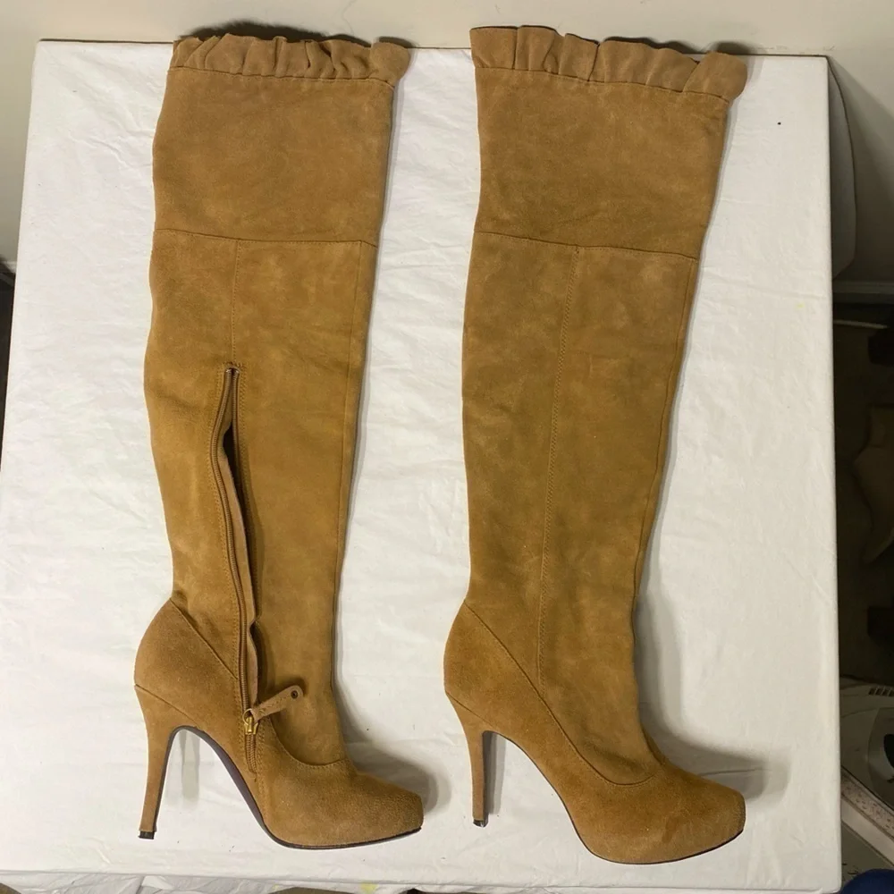 MOJO Moxy Tan Suede Tall Boots 8